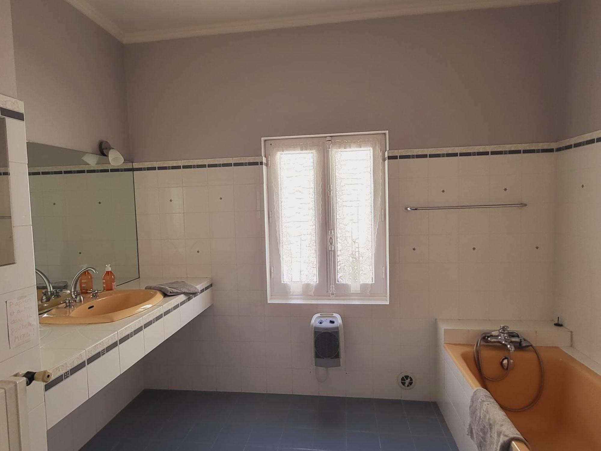 Les Saffres - Gite De Charme Pour 8 Personnes Valreas Exterior photo