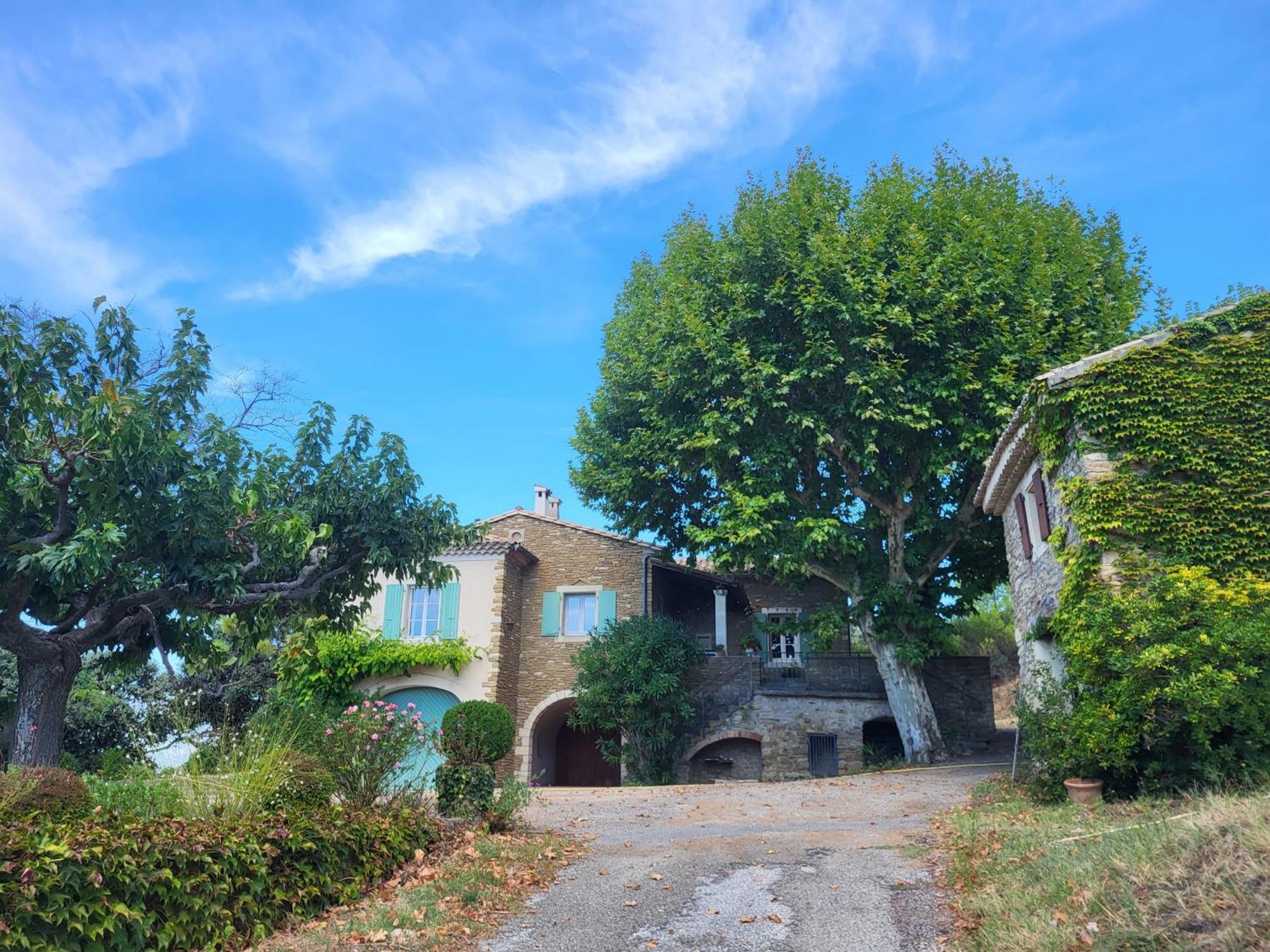 Les Saffres - Gite De Charme Pour 8 Personnes Valreas Exterior photo